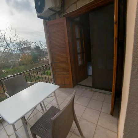 Thoma-is Apartman Limenária