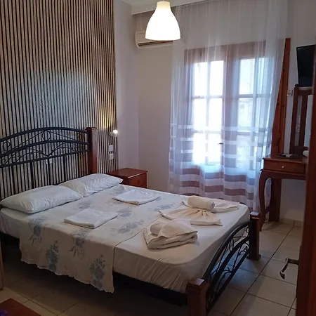 Thoma-is Λιμενάρια